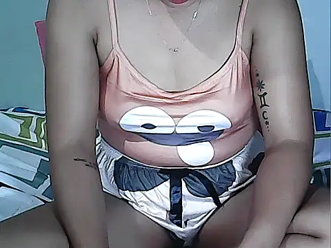 xxkitty27xx online show from November 26, 2025, 8:32 pm