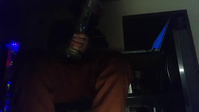 hungspundick1 online show from November 18, 2025, 8:08 am