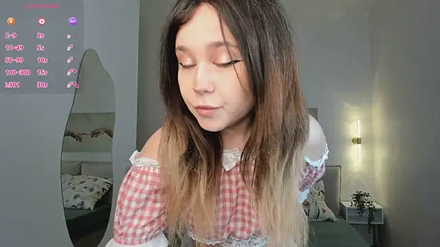 Snapshot of Lina_Glow chatting on June 14, 2026, 6:48 am Lina Glow online show from June 14, 2026, 6:48 am