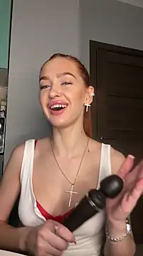 Snapshot of LittleFox___ chatting on November 22, 2025, 6:56 am LittleFox online show from November 22, 2025, 6:56 am