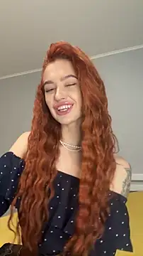 Snapshot of LittleFox___ chatting on November 27, 2025, 7:43 am LittleFox online show from November 27, 2025, 7:43 am