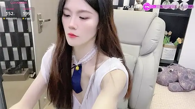 Yueyue-MM online show from January 19, 2026, 5:00 am