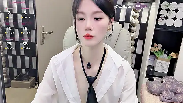 Yueyue-MM online show from April 30, 2026, 12:55 pm