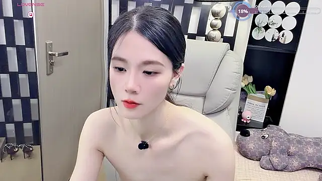Yueyue-MM online show from June 11, 2026, 2:59 pm
