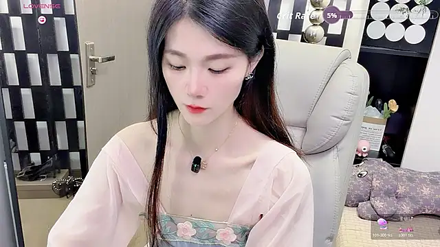 Yueyue-MM online show from July 24, 2026, 2:09 am