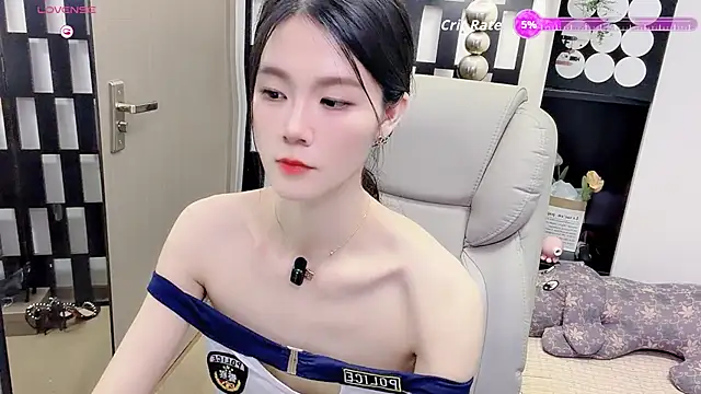 Yueyue-MM online show from July 28, 2026, 2:24 pm
