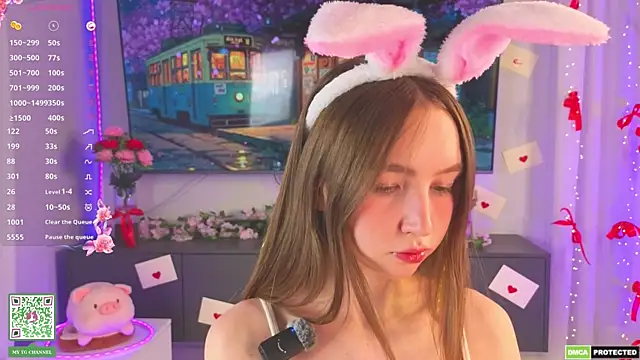 ElfredaTupy online show from May 1, 2026, 7:51 pm