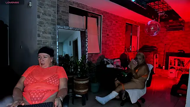  SARAI DUPONT online show from June 20, 2026, 11:07 pm