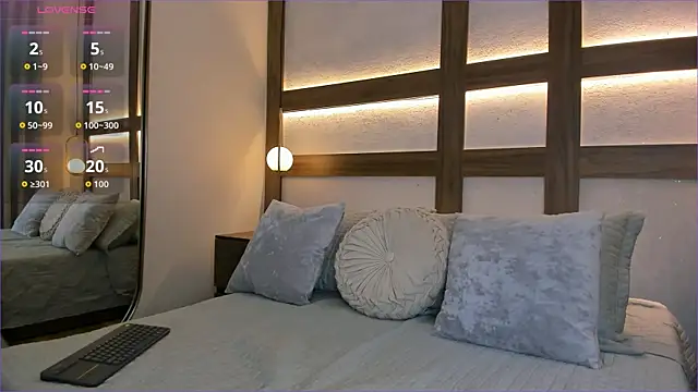 Snapshot of Danna_222 chatting on September 11, 2025, 8:53 pm Danna 222 online show from September 11, 2025, 8:53 pm