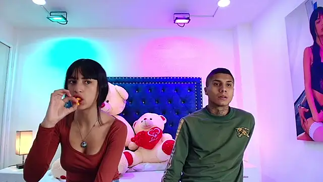 Snapshot of Damian_and_roxanne chatting on November 20, 2025, 12:38 pm Damian and roxanne online show from November 20, 2025, 12:38 pm