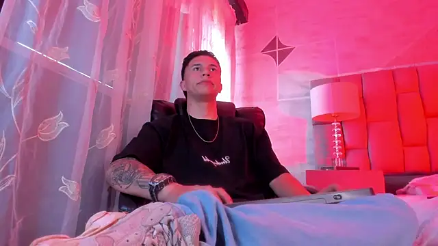 liaamsmiith  online show from March 1, 2026, 12:29 pm