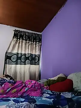 Snapshot of Zulema_R1 chatting on June 18, 2026, 10:58 pm Zulema R1 online show from June 18, 2026, 10:58 pm