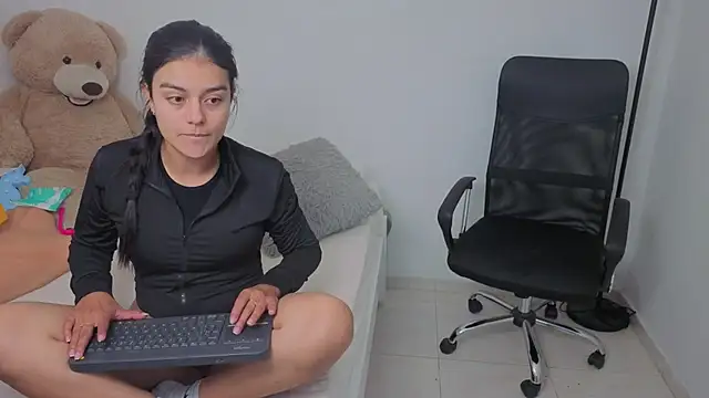 valerihouse online show from October 29, 2025, 1:08 am