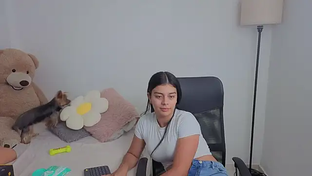 valerihouse online show from November 2, 2025, 12:35 am