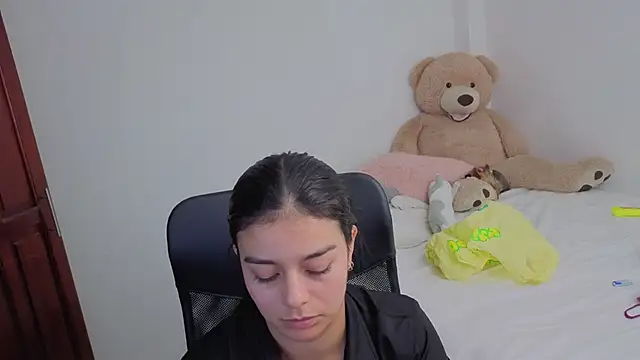 valerihouse online show from February 25, 2026, 12:42 am