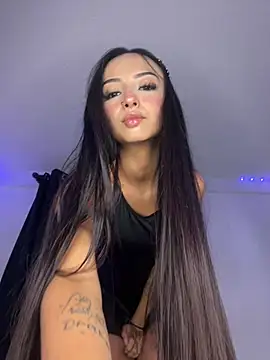 antonellariva  online show from April 2, 2026, 11:57 pm