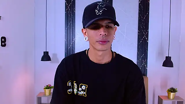 Snapshot of Franvill_Trato chatting on October 11, 2025, 8:07 pm Franvill Trato online show from October 11, 2025, 8:07 pm