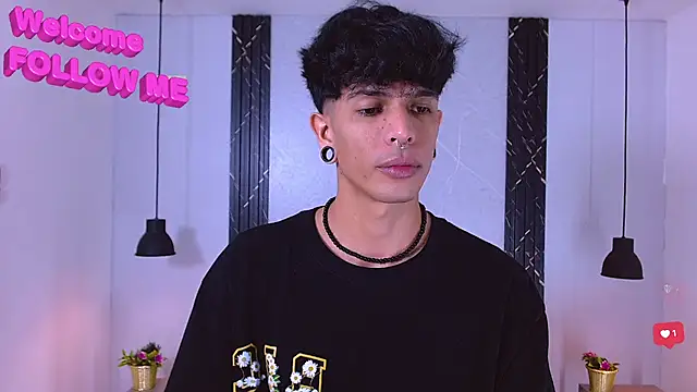 Snapshot of Franvill_Trato chatting on October 16, 2025, 7:15 pm Franvill Trato online show from October 16, 2025, 7:15 pm