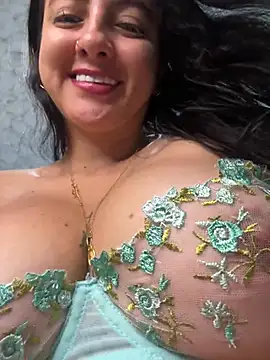 Snapshot of salo-rousee chatting on June 23, 2026, 10:13 am salo-rousee online show from June 23, 2026, 10:13 am