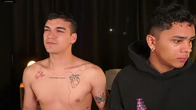 Snapshot of EROS_AND_ALAN chatting on December 2, 2025, 4:18 am EROS AND ALAN online show from December 2, 2025, 4:18 am