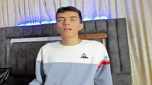 Snapshot of dylan_202520_ chatting on September 29, 2025, 11:48 am dylan 202520 online show from September 29, 2025, 11:48 am