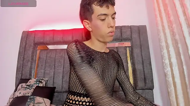 Snapshot of dylan_202520_ chatting on November 11, 2025, 11:32 am dylan 202520 online show from November 11, 2025, 11:32 am