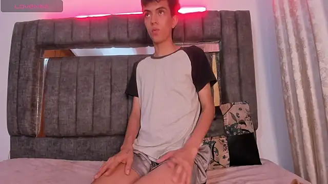 Snapshot of dylan_202520_ chatting on November 29, 2025, 12:19 pm dylan 202520 online show from November 29, 2025, 12:19 pm