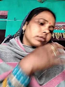 Pooja750 online show from December 22, 2025, 4:53 am