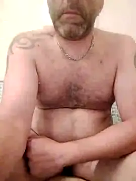 gigilola84 online show from June 5, 2026, 2:40 am