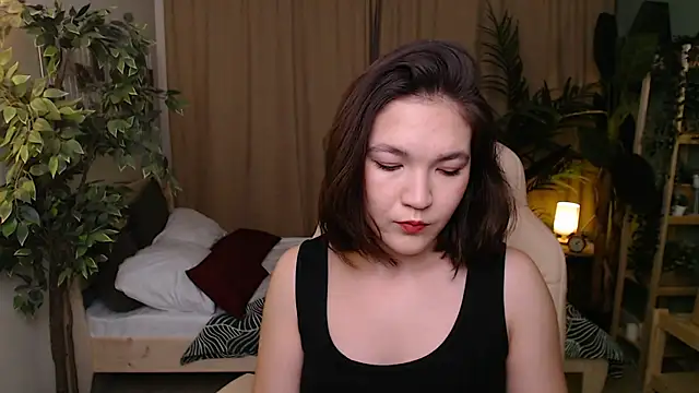 Snapshot of Halle_Berrry chatting on November 11, 2025, 2:06 pm Halle Berrry online show from November 11, 2025, 2:06 pm