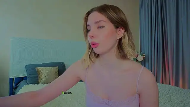Snapshot of _sophielov chatting on May 21, 2026, 8:05 pm sophielov online show from May 21, 2026, 8:05 pm