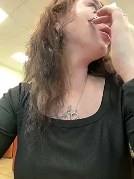 Mimiumuy online show from October 6, 2025, 2:25 pm