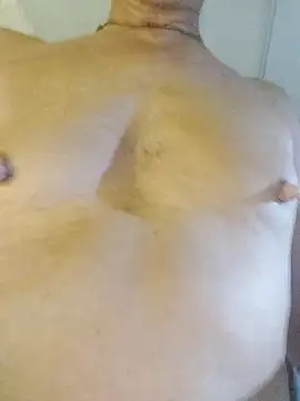 Snapshot of slaveman4you chatting on October 20, 2025, 2:01 am slaveman4you online show from October 20, 2025, 2:01 am