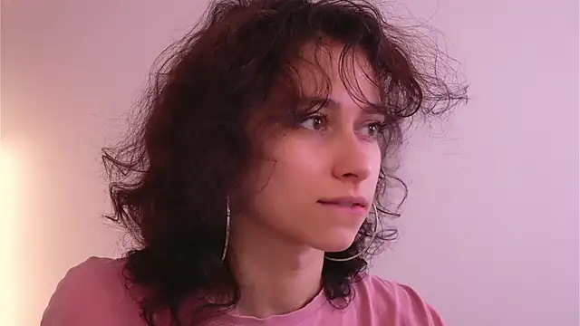 Snapshot of MimiLicks chatting on November 25, 2025, 6:46 am MimiLicks online show from November 25, 2025, 6:46 am