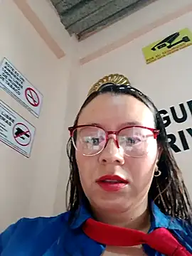 Hannah-colx online show from October 22, 2025, 1:44 pm