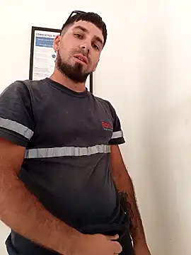 Snapshot of Lushakuiron1 chatting on December 16, 2025, 8:36 pm Lushakuiron1 online show from December 16, 2025, 8:36 pm