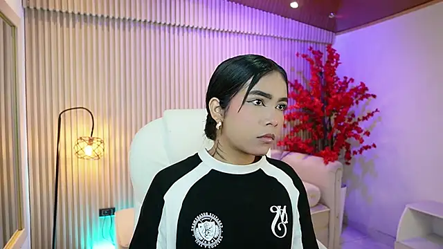 Snapshot of GiaNovak chatting on October 7, 2025, 11:40 am GiaNovak online show from October 7, 2025, 11:40 am