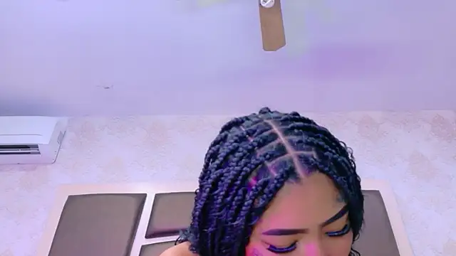 Snapshot of EmilieLake chatting on June 23, 2026, 8:07 pm EmilieLake online show from June 23, 2026, 8:07 pm