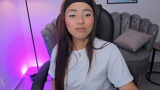 issi loren online show from November 9, 2025, 5:00 pm