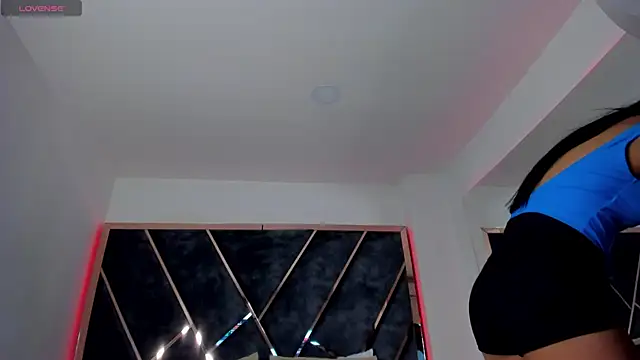 SusanaHenao online show from September 9, 2025, 5:12 pm