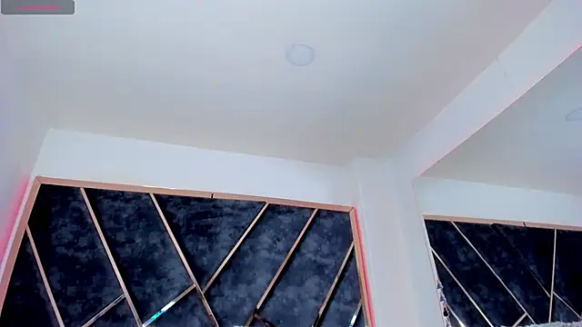 SusanaHenao online show from November 14, 2025, 6:28 pm