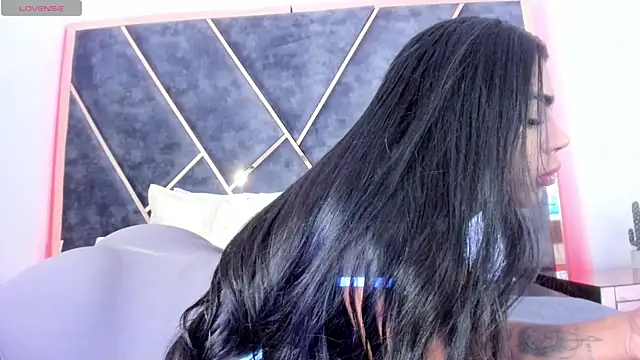 SusanaHenao online show from April 30, 2026, 5:19 pm