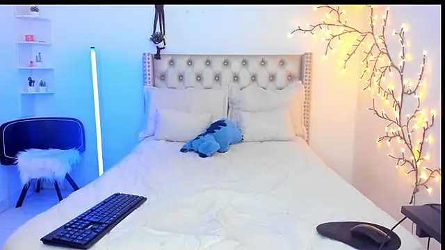 Snapshot of LenaStylesOA chatting on February 11, 2026, 12:54 pm LenaStylesOA online show from February 11, 2026, 12:54 pm