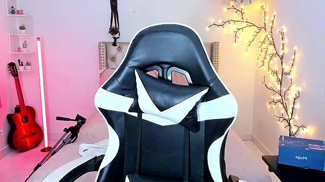 Snapshot of LenaStylesOA chatting on March 14, 2026, 3:17 pm LenaStylesOA online show from March 14, 2026, 3:17 pm