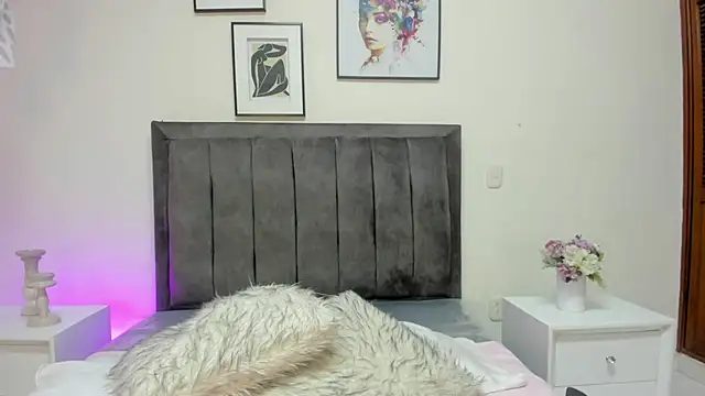 sakura Gomez online show from July 25, 2026, 11:46 pm