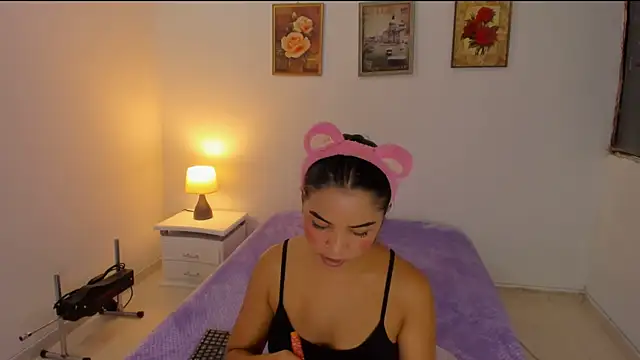 Snapshot of Valeri_13 chatting on October 23, 2025, 3:17 am Valeri 13 online show from October 23, 2025, 3:17 am