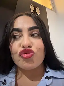 sofiiacarson online show from June 19, 2026, 7:50 pm