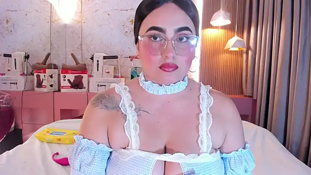 sofiiacarson online show from July 24, 2026, 7:45 pm