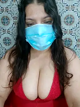 Hot-lino online show from June 3, 2026, 12:57 am