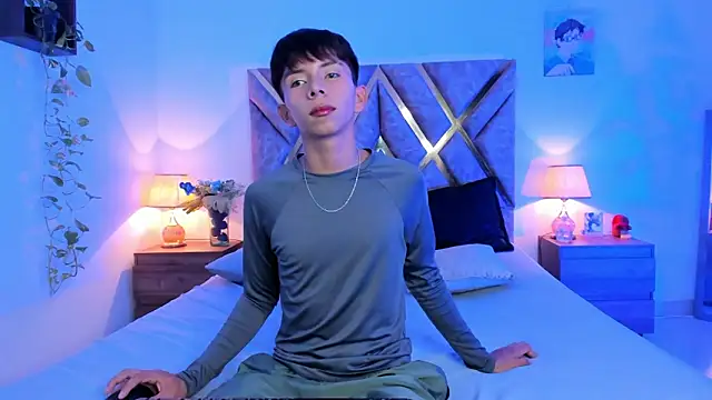 Snapshot of Hyunjin_Son chatting on October 21, 2025, 8:31 pm Hyunjin Son online show from October 21, 2025, 8:31 pm